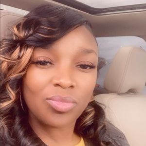 Meet your Posher, Ebonie